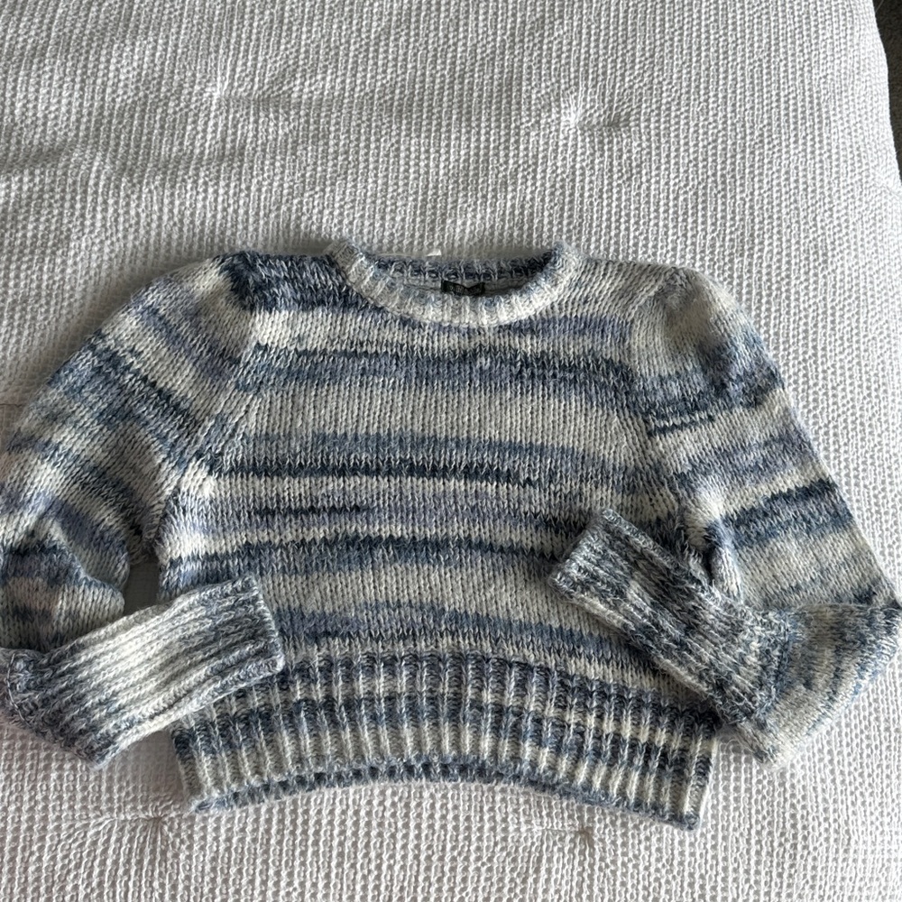 Wild Fable Blue and White Knit Sweater Size Medium